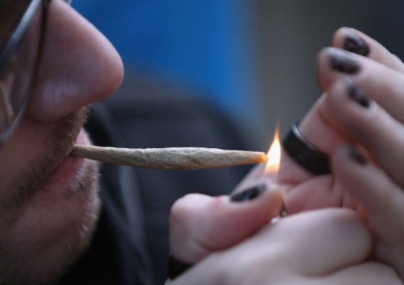 Pre-Rolled Joints vs Rolling Your Own: Which Reigns Supreme?